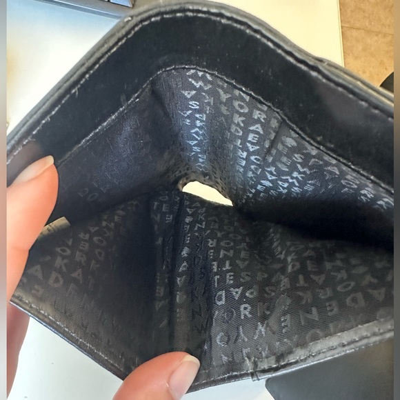 Used Kate Spade tri-fold wallet - black - Picture 4 of 4